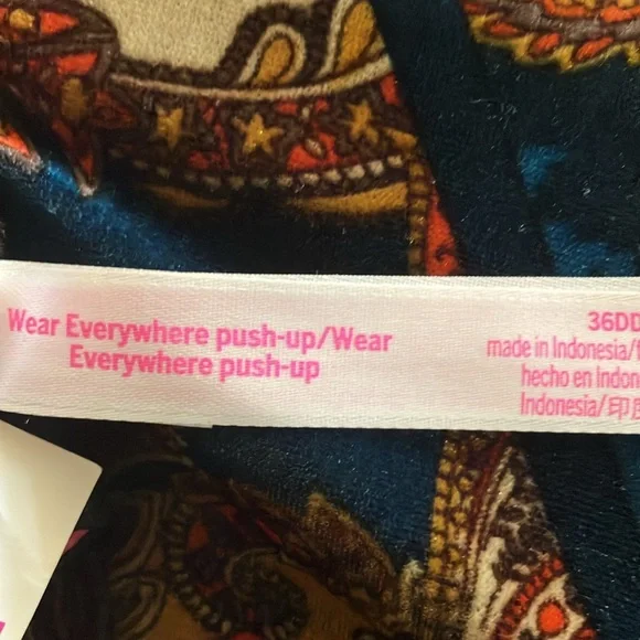 36DD Victoria’s Secret wear everywhere push up bra by Pink - Picture 9 of 9